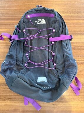 black and purple north face backpack The Women's Jester - 27L Whether youre commuting in the city or exploring the great outdoors North Face Borealis Backpack Black